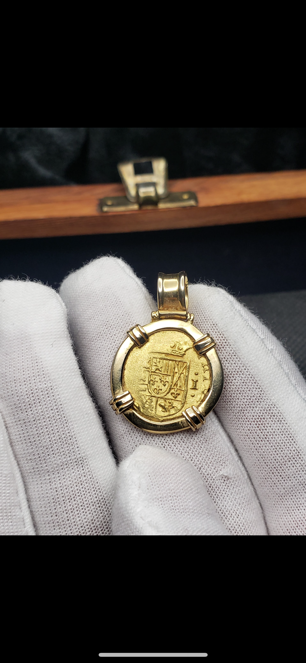 1715 Fleet Escudo