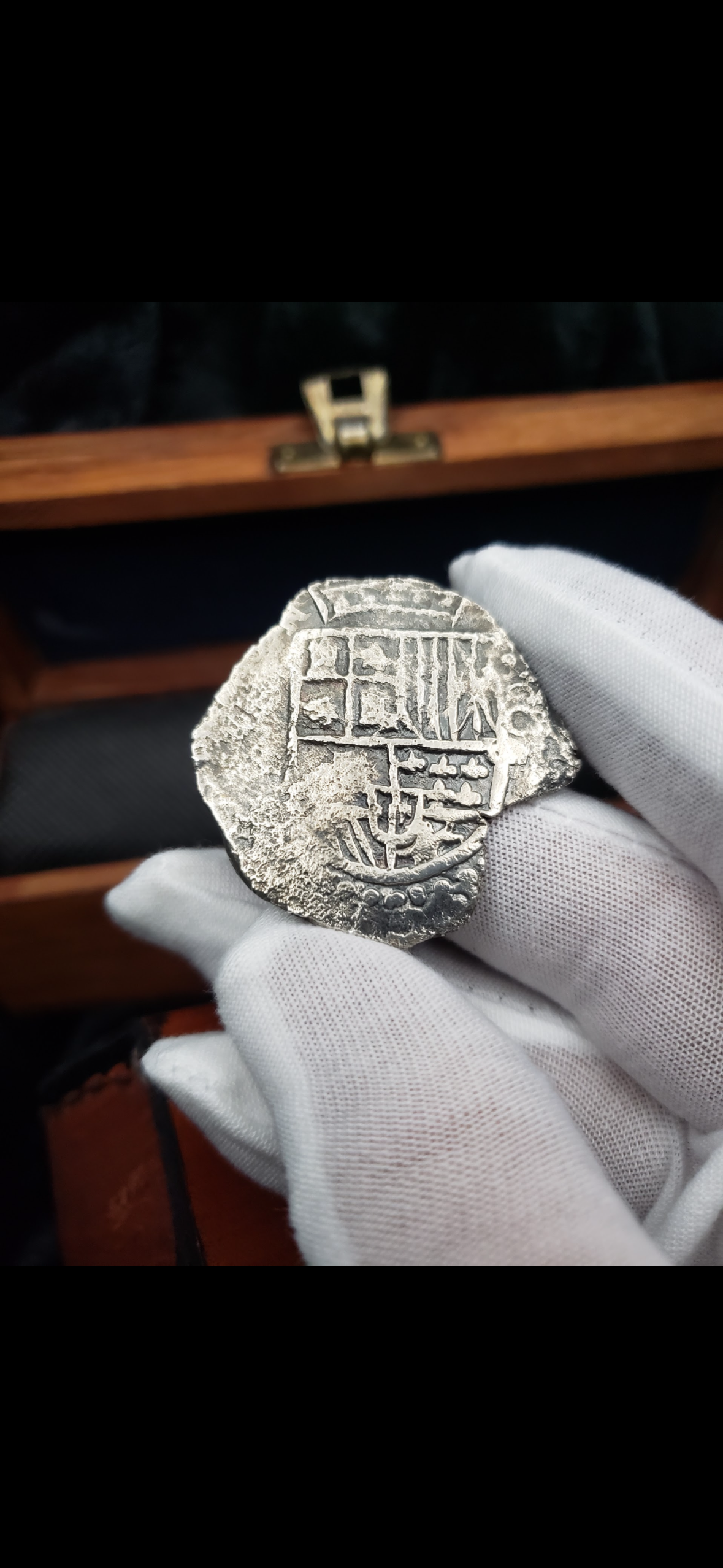 Atocha 8 Reales - Dated x619